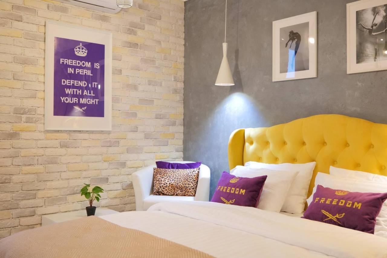 Don Papa Apartments In City Center Kyiv Exterior foto